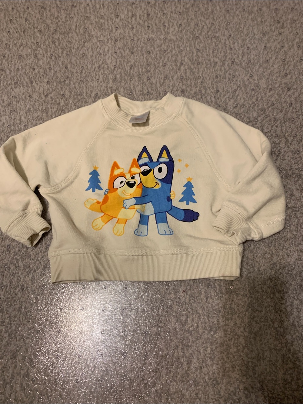 Hanna Andersson Bluey sweatshirt with Christmas trees  *100% cotton*